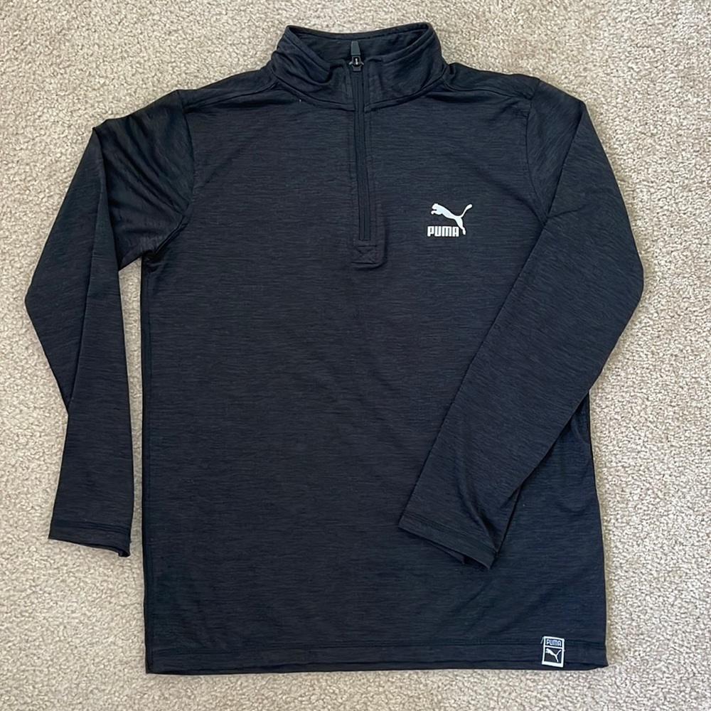 Dark Gray (almost black).  Light and super comfy